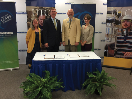 Dr. Linda Frost, Dean of Honors College, UTC; Dr. Steven Angle, Chancellor, UTC; Dr. Bill Seymour, President, CSCC and Dr. Victoria Bryan, Director of CSCC Honors Program.